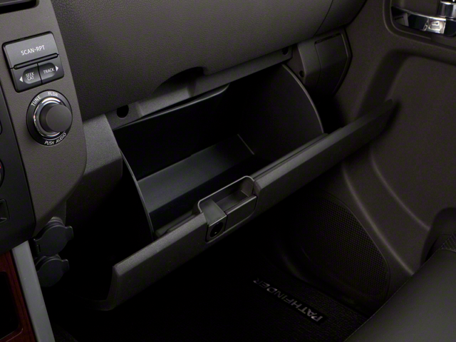 2010 Nissan Pathfinder LE