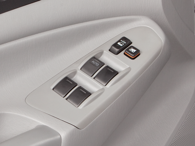 2011 Toyota Tacoma 4WD Double LB V6 AT (Natl)