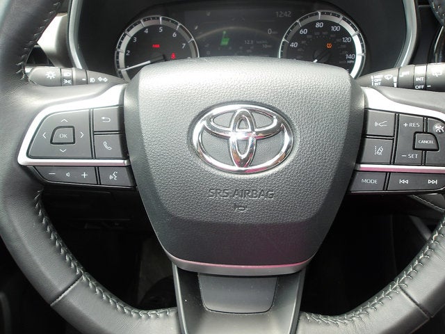 2024 Toyota Highlander Base
