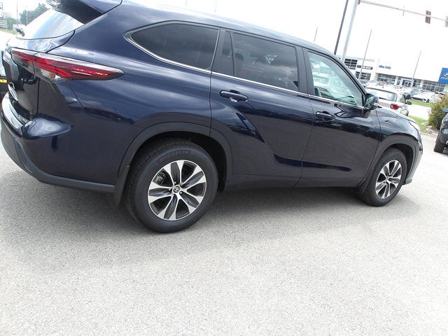 2024 Toyota Highlander Base