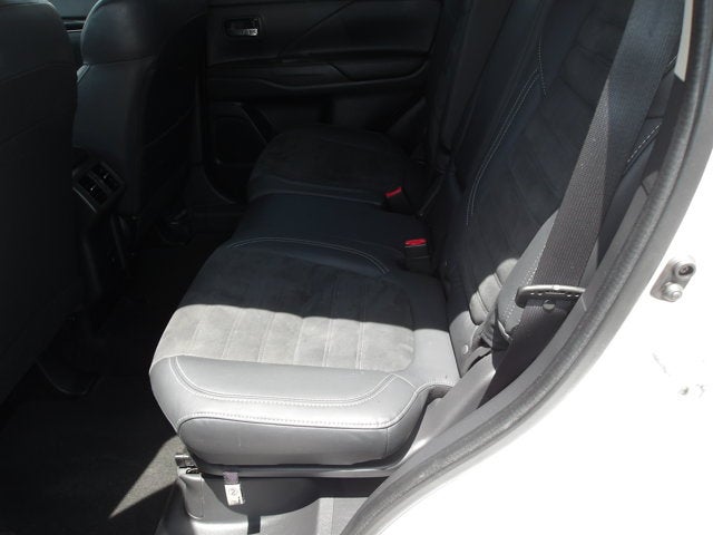 2020 Mitsubishi Outlander Base