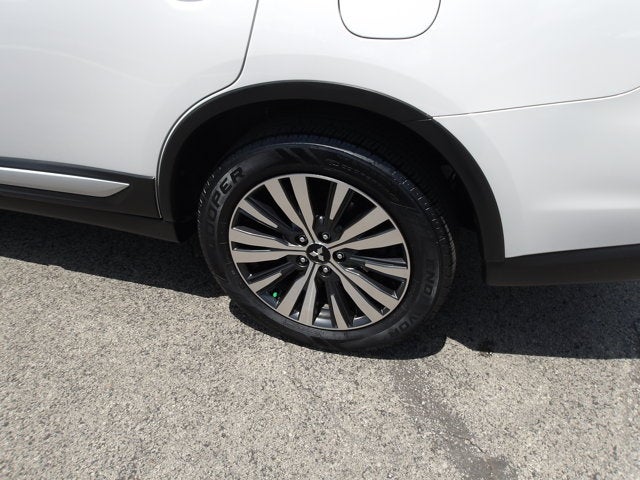 2020 Mitsubishi Outlander Base