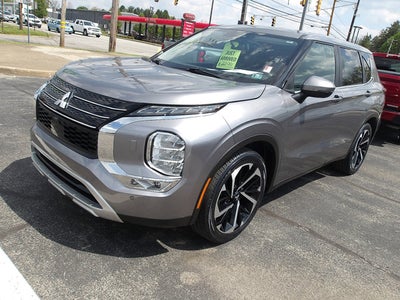2022 Mitsubishi Outlander Base