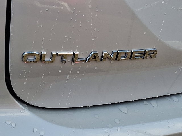 2025 Mitsubishi Outlander SE