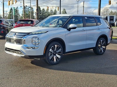 2025 Mitsubishi Outlander SE
