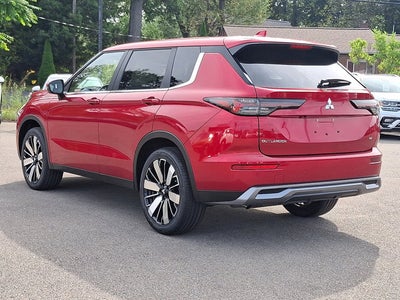 2025 Mitsubishi Outlander SE