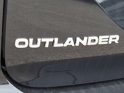 2025 Mitsubishi Outlander SE