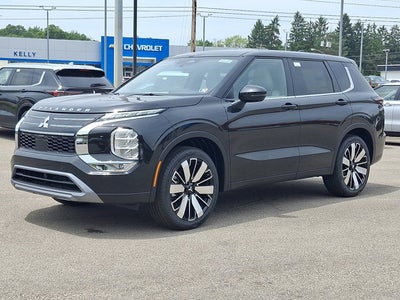 2025 Mitsubishi Outlander SE