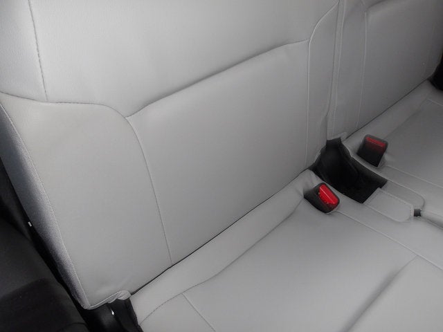 2023 Mitsubishi Outlander Base