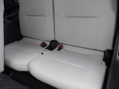 2023 Mitsubishi Outlander Base