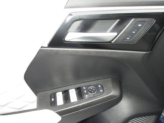 2023 Mitsubishi Outlander Base