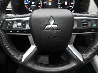2023 Mitsubishi Outlander Base