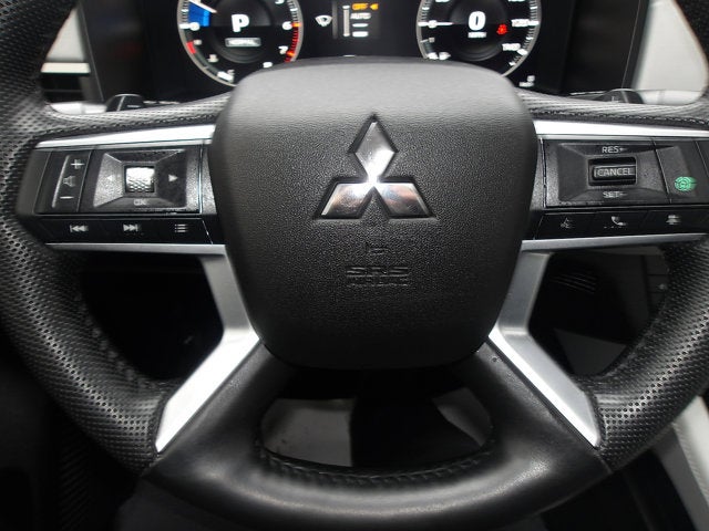 2023 Mitsubishi Outlander Base