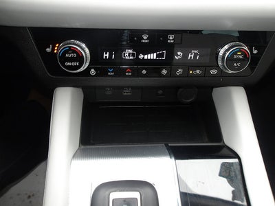 2023 Mitsubishi Outlander Base