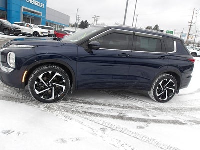 2023 Mitsubishi Outlander Base