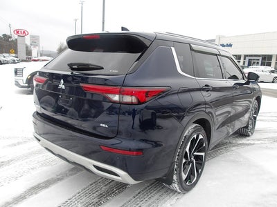2023 Mitsubishi Outlander Base