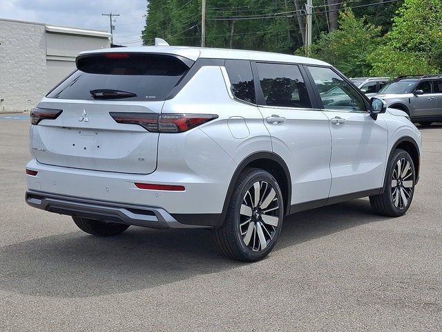 2025 Mitsubishi Outlander SE