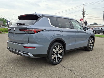 2026 Mitsubishi Outlander SE