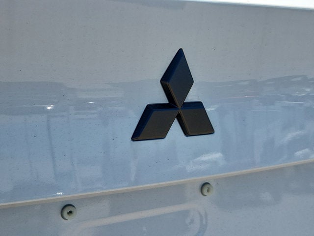 2026 Mitsubishi Outlander Base