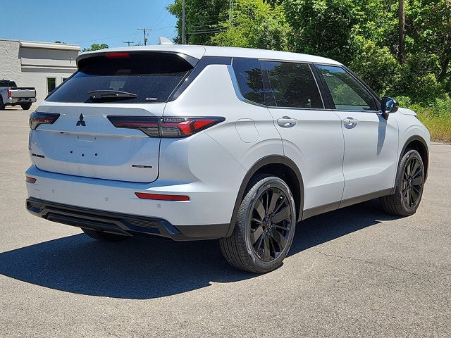 2026 Mitsubishi Outlander Base