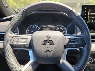 2026 Mitsubishi Outlander Base