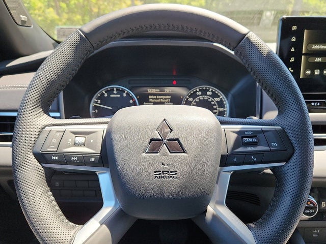 2026 Mitsubishi Outlander Base