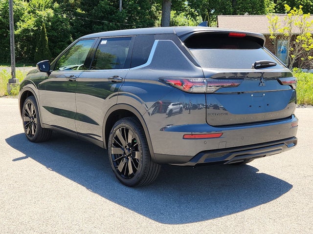 2026 Mitsubishi Outlander Base