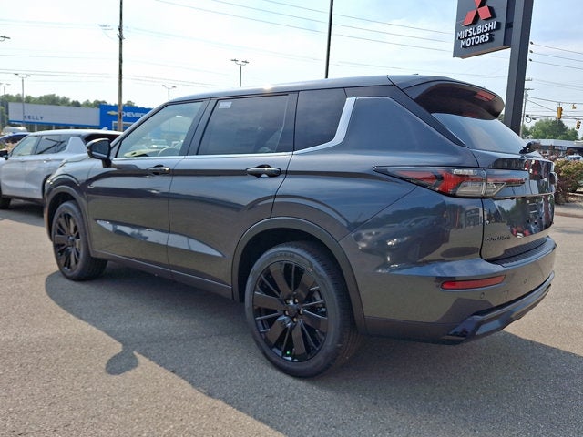 2026 Mitsubishi Outlander Base