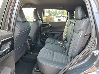 2026 Mitsubishi Outlander Base
