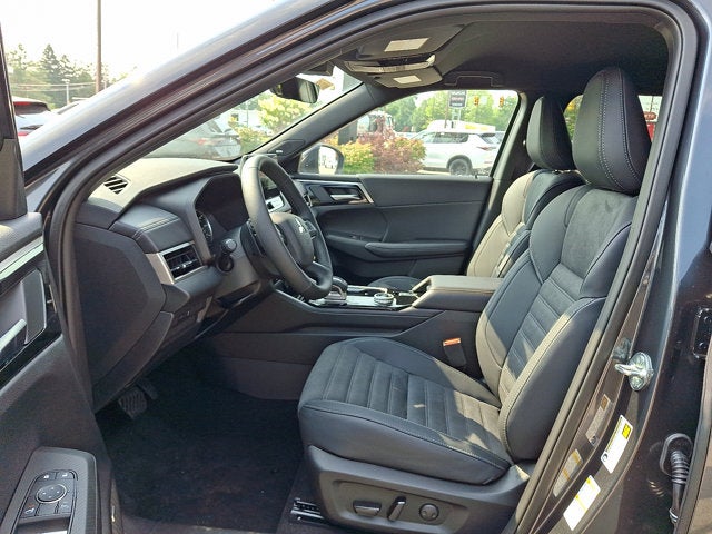 2026 Mitsubishi Outlander Base