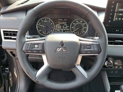 2026 Mitsubishi Outlander Base