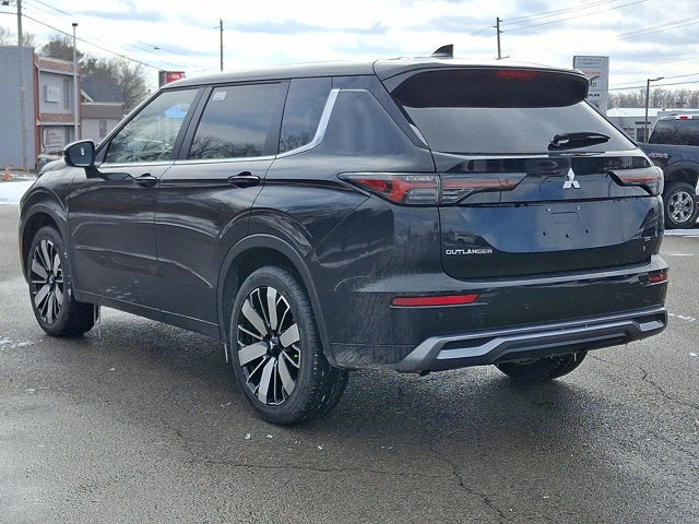 2026 Mitsubishi Outlander SE