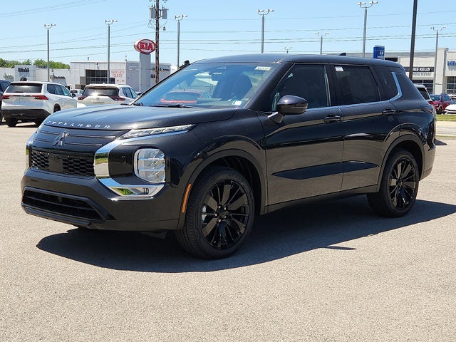 2026 Mitsubishi Outlander Base