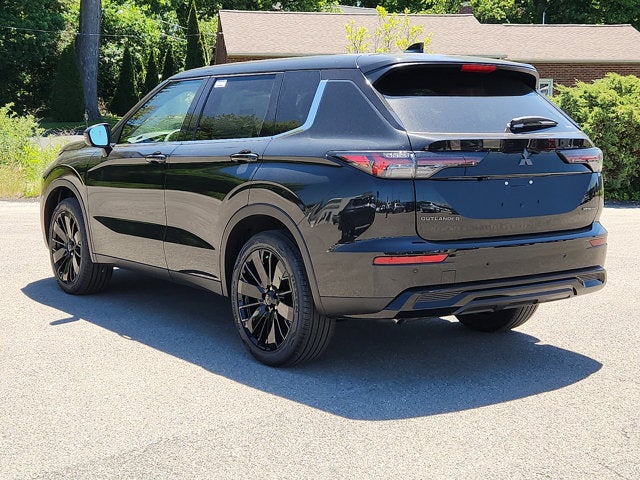 2026 Mitsubishi Outlander Base