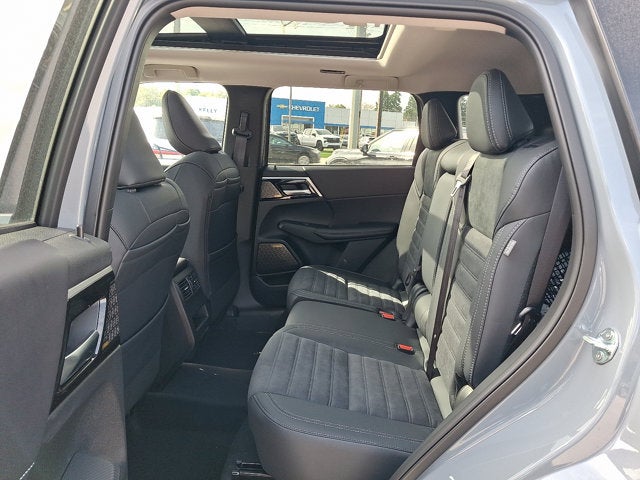 2026 Mitsubishi Outlander SE