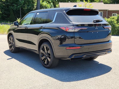 2026 Mitsubishi Outlander Base