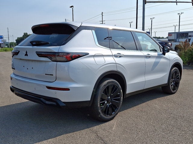 2026 Mitsubishi Outlander Base