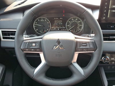 2026 Mitsubishi Outlander Base