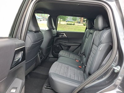2026 Mitsubishi Outlander Base