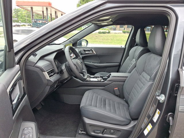 2026 Mitsubishi Outlander Base