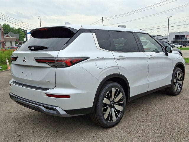 2026 Mitsubishi Outlander SE