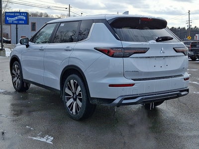 2026 Mitsubishi Outlander SE