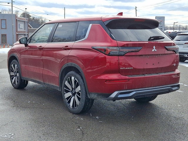 2026 Mitsubishi Outlander SE