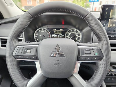 2026 Mitsubishi Outlander SE