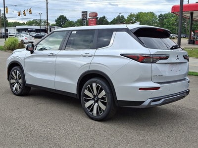 2026 Mitsubishi Outlander SE