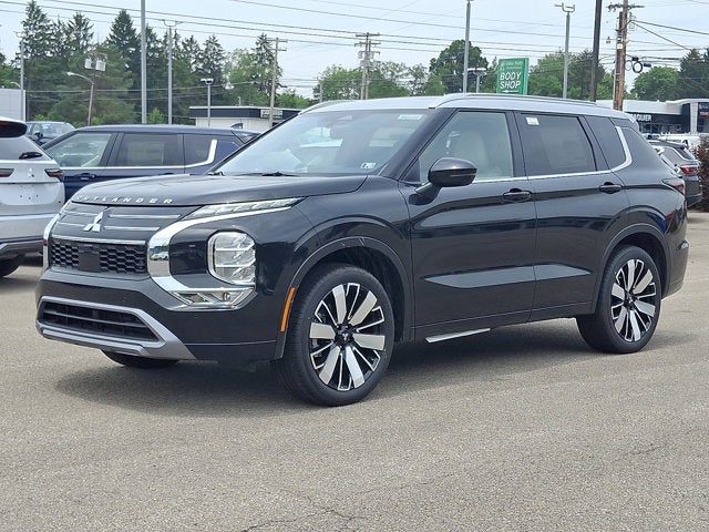 2025 Mitsubishi Outlander Base