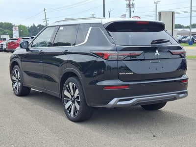 2025 Mitsubishi Outlander Base