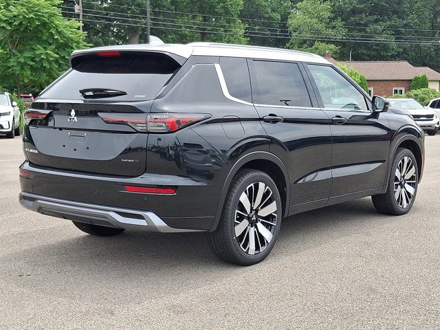 2025 Mitsubishi Outlander Base