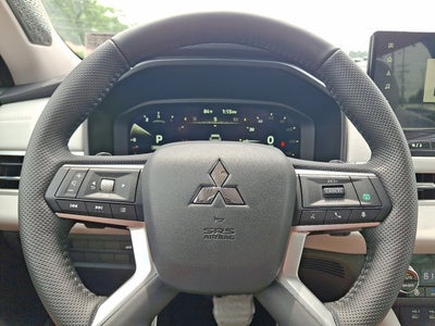 2025 Mitsubishi Outlander Base