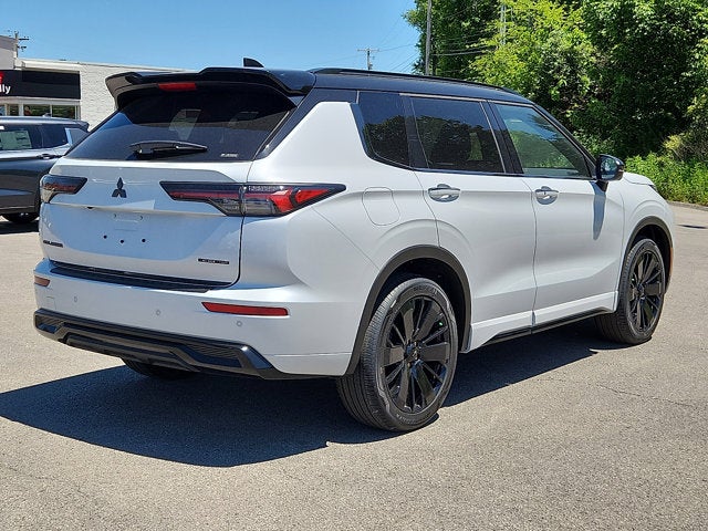 2026 Mitsubishi Outlander Base